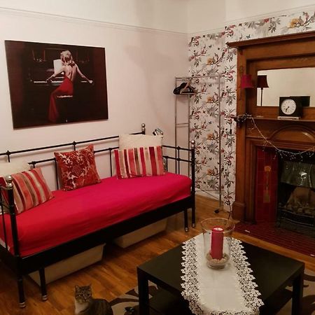 Beautiful Room In Victorian Family Home إيلفورد المظهر الخارجي الصورة