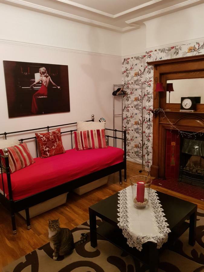 Beautiful Room In Victorian Family Home إيلفورد المظهر الخارجي الصورة