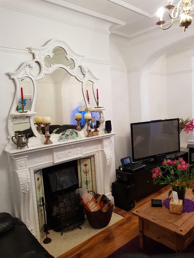 Beautiful Room In Victorian Family Home إيلفورد المظهر الخارجي الصورة