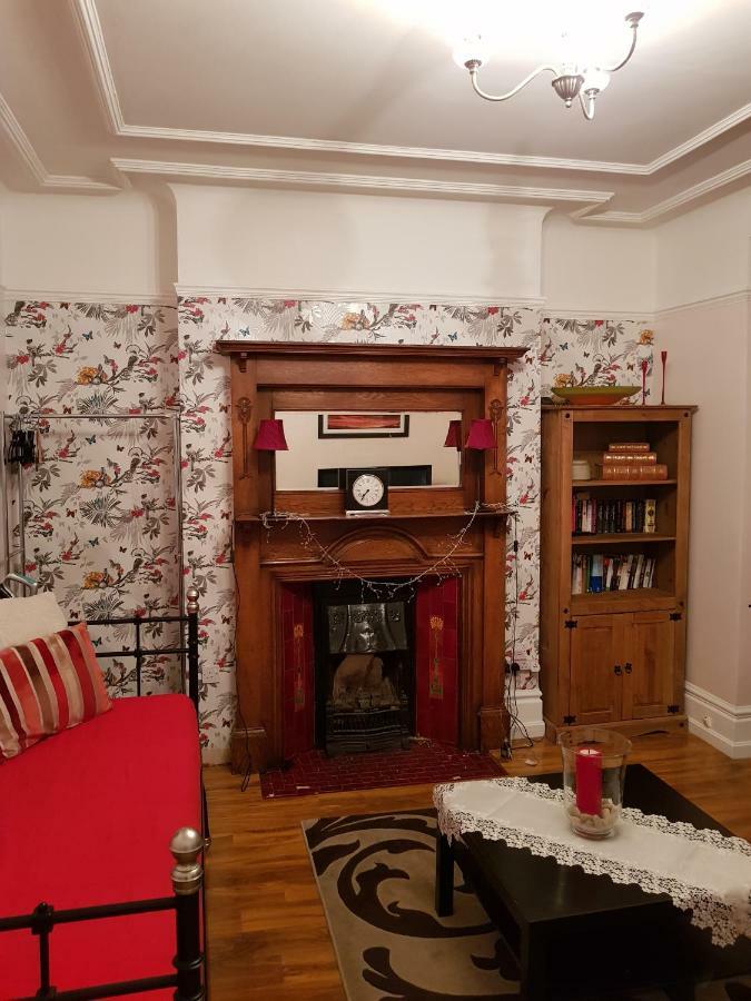 Beautiful Room In Victorian Family Home إيلفورد المظهر الخارجي الصورة