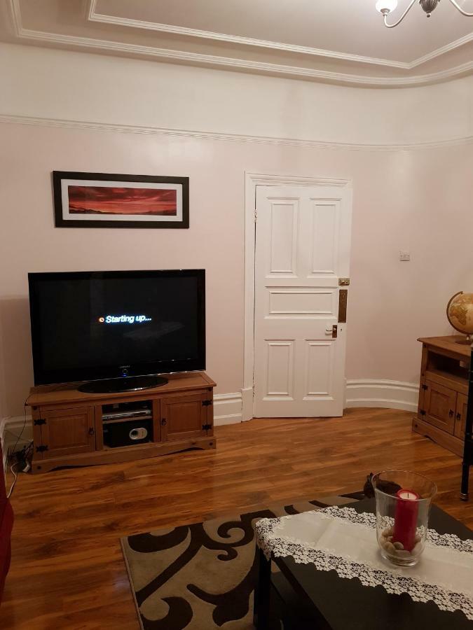 Beautiful Room In Victorian Family Home إيلفورد المظهر الخارجي الصورة